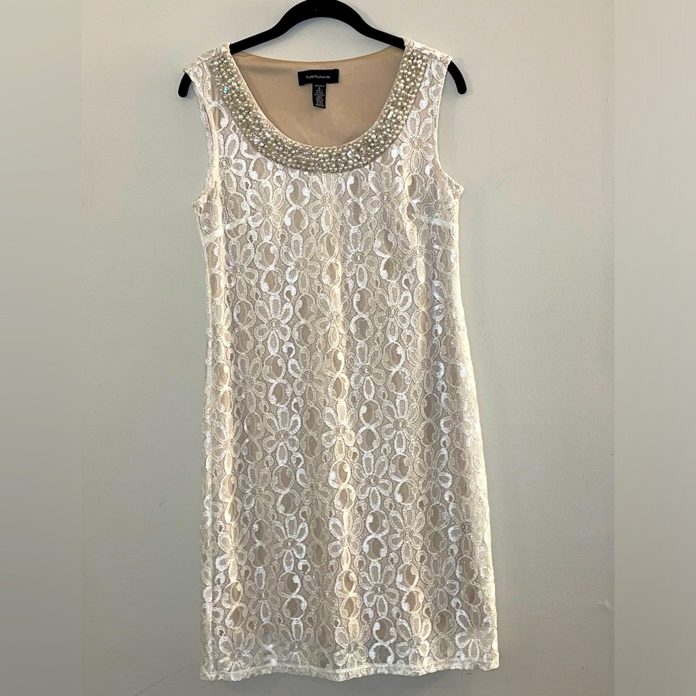 R&M RICHARDS Sleeveless Lace Shift Dress Women's Sz 6 Ivory/Taupe Beaded/Pearls